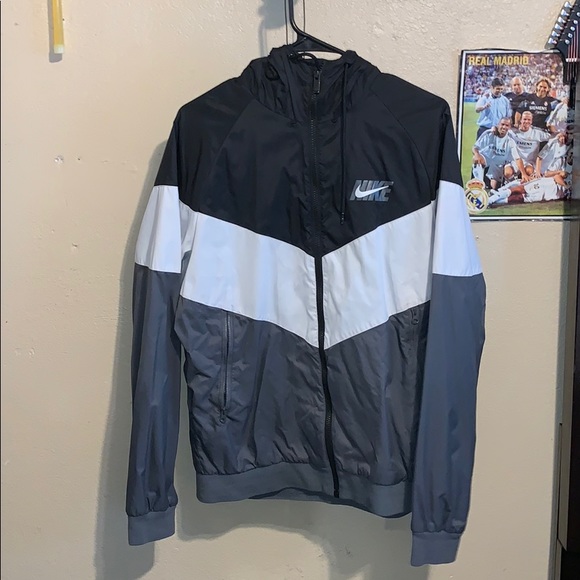 Nike Other - Nike windbreaker !!!!